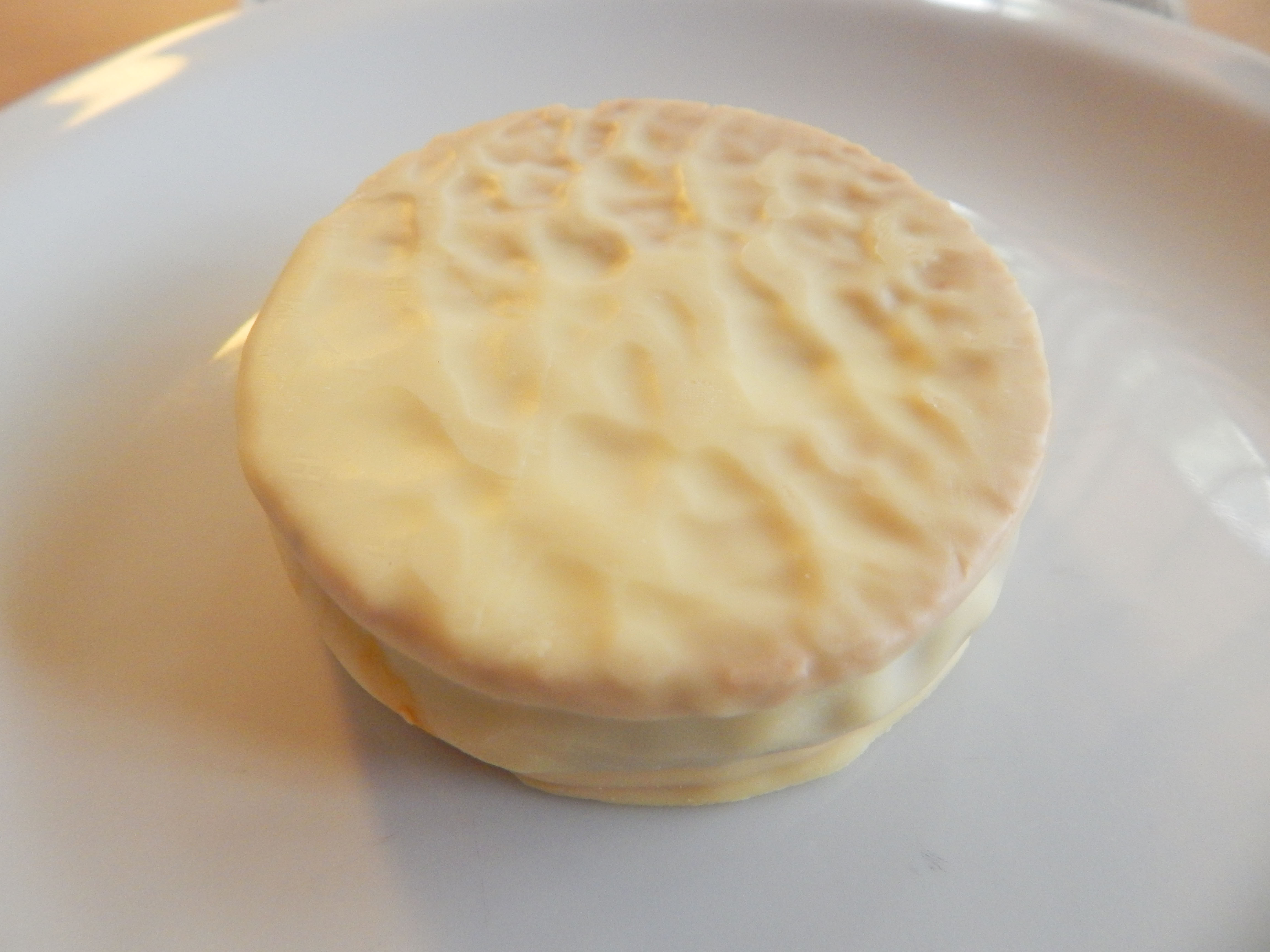 alfajor esturión de mousse de limón